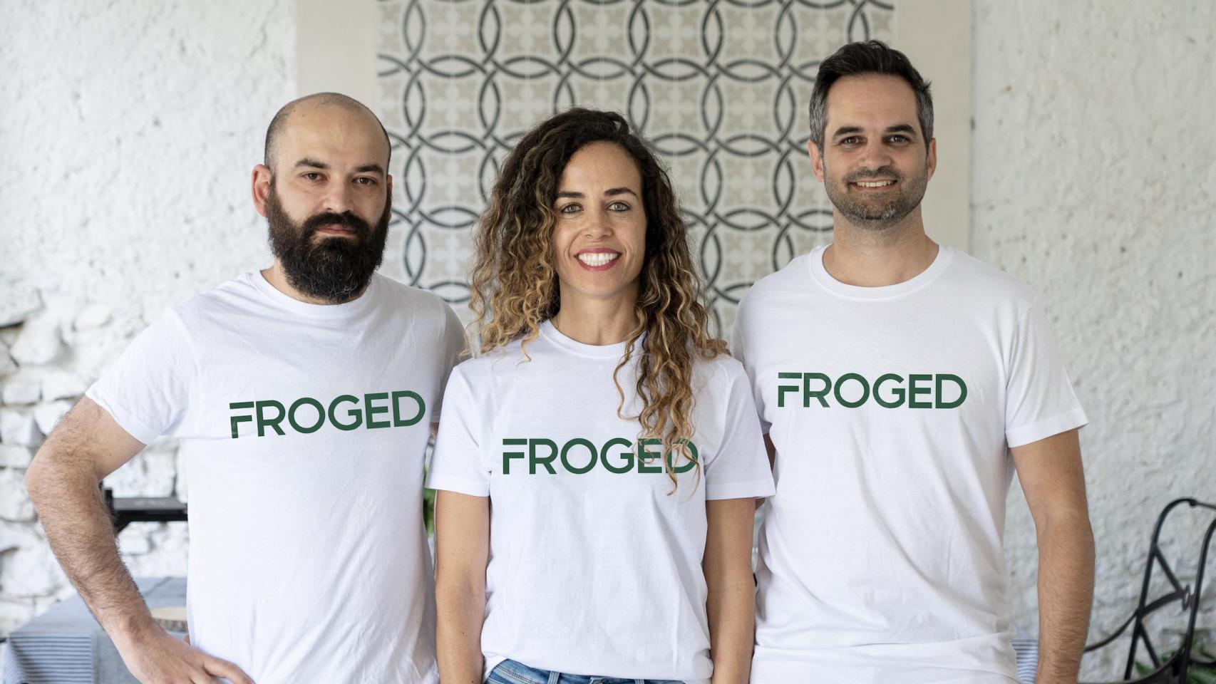 Cofundadores de Froged: Ángel Romero (CTO), Emily G-Cebrián (CEO) y Juan José Rojano (director de TI).