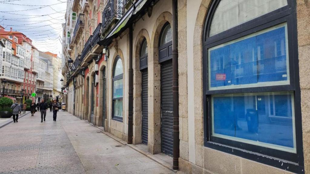 Local hostelero del centro de A Coruña que lleva más de un año cerrado.