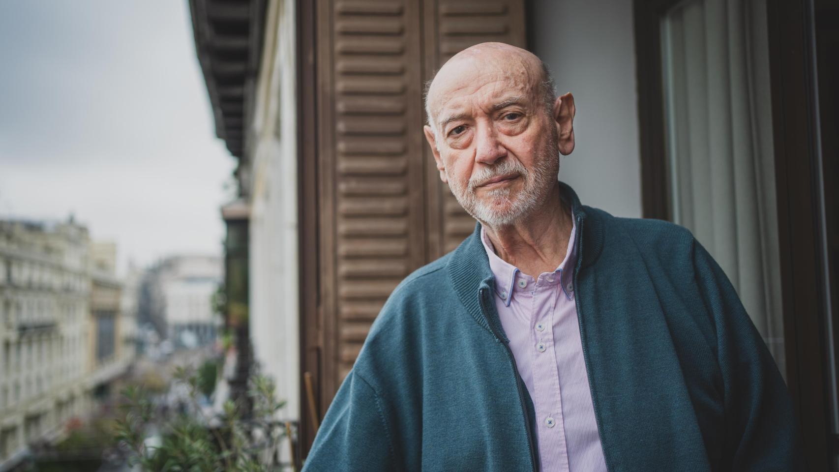 El escritor Juan Eslava Galán nos habla de la relación del sexo y de las mujeres en España desde tiempos pretéritos.