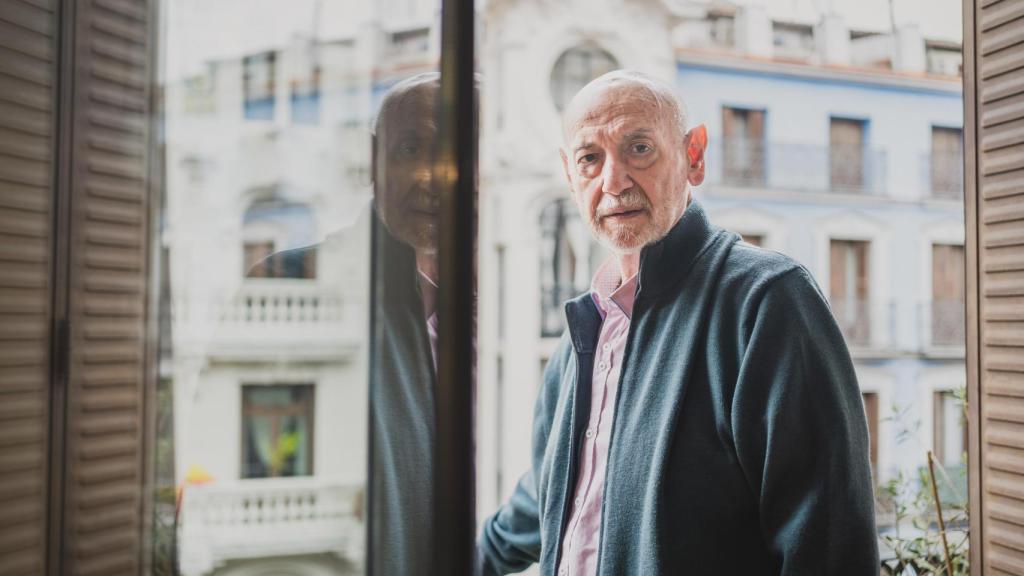 El autor Eslava Galán cree que son los modistos los que nos procuran flacas, pero en la calle ganan las curvilíneas.