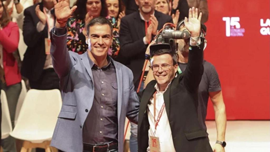 Pedro Sánchez y Miguel Ángel Gallardo, en un acto de partido.