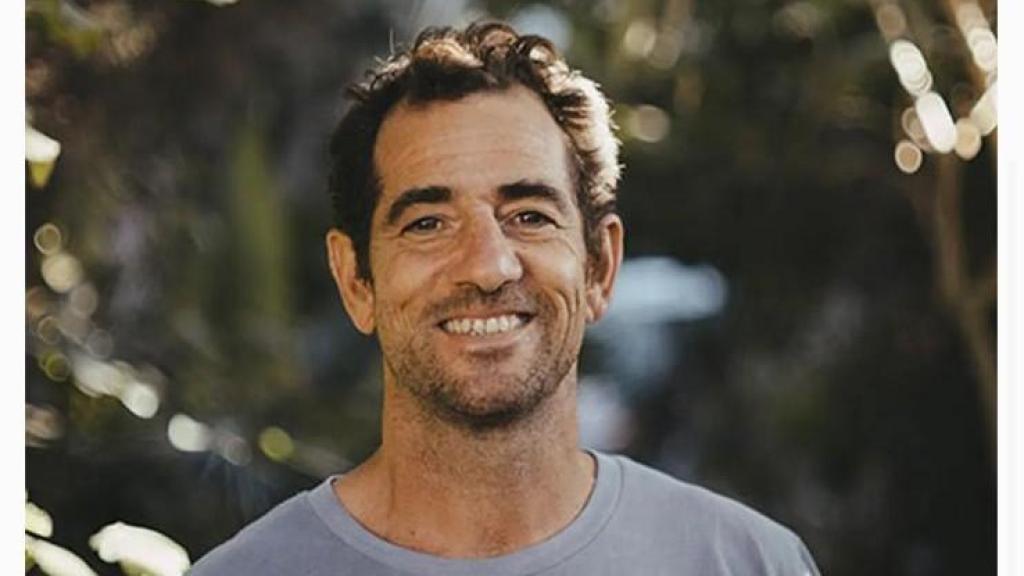 Kike, director ejecutivo y técnico de la escuela Nueve Pies Surf.