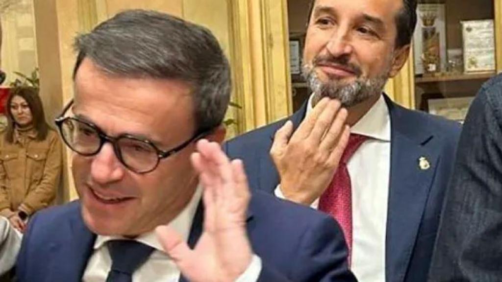 Miguel Ángel Gallardo, junto con David Sánchez Castejón, durante una rueda de prensa en la Diputación de Badajoz.