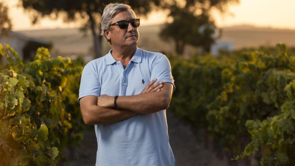 José Manuel Bustillo en su viña.