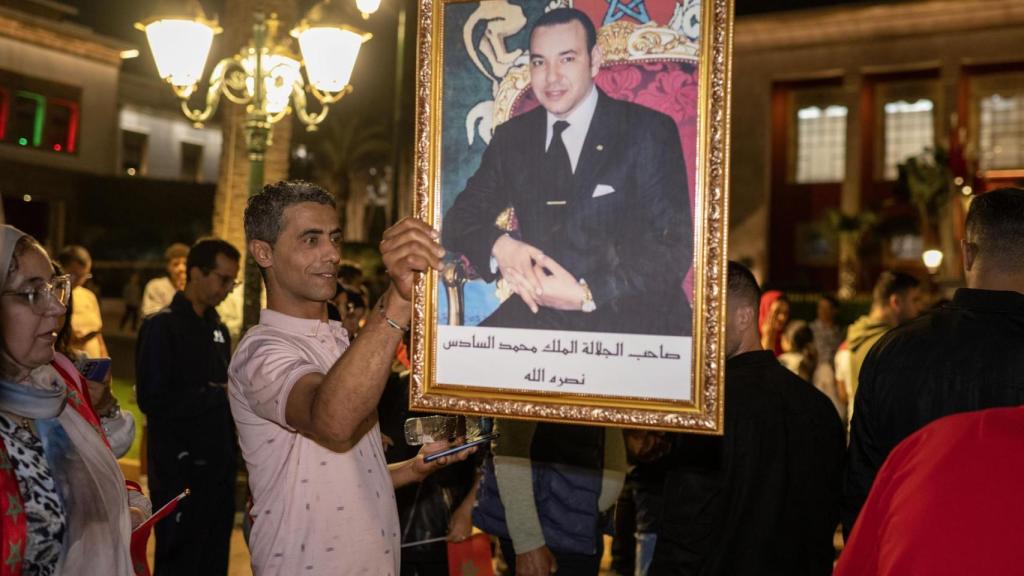 Un marroquí celebra la resolución de la ONU sobre el Sáhara.