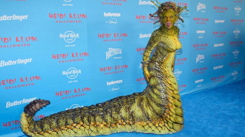 Heidi Klum, disfrazada de Medusa en la noche de Halloween 2025.