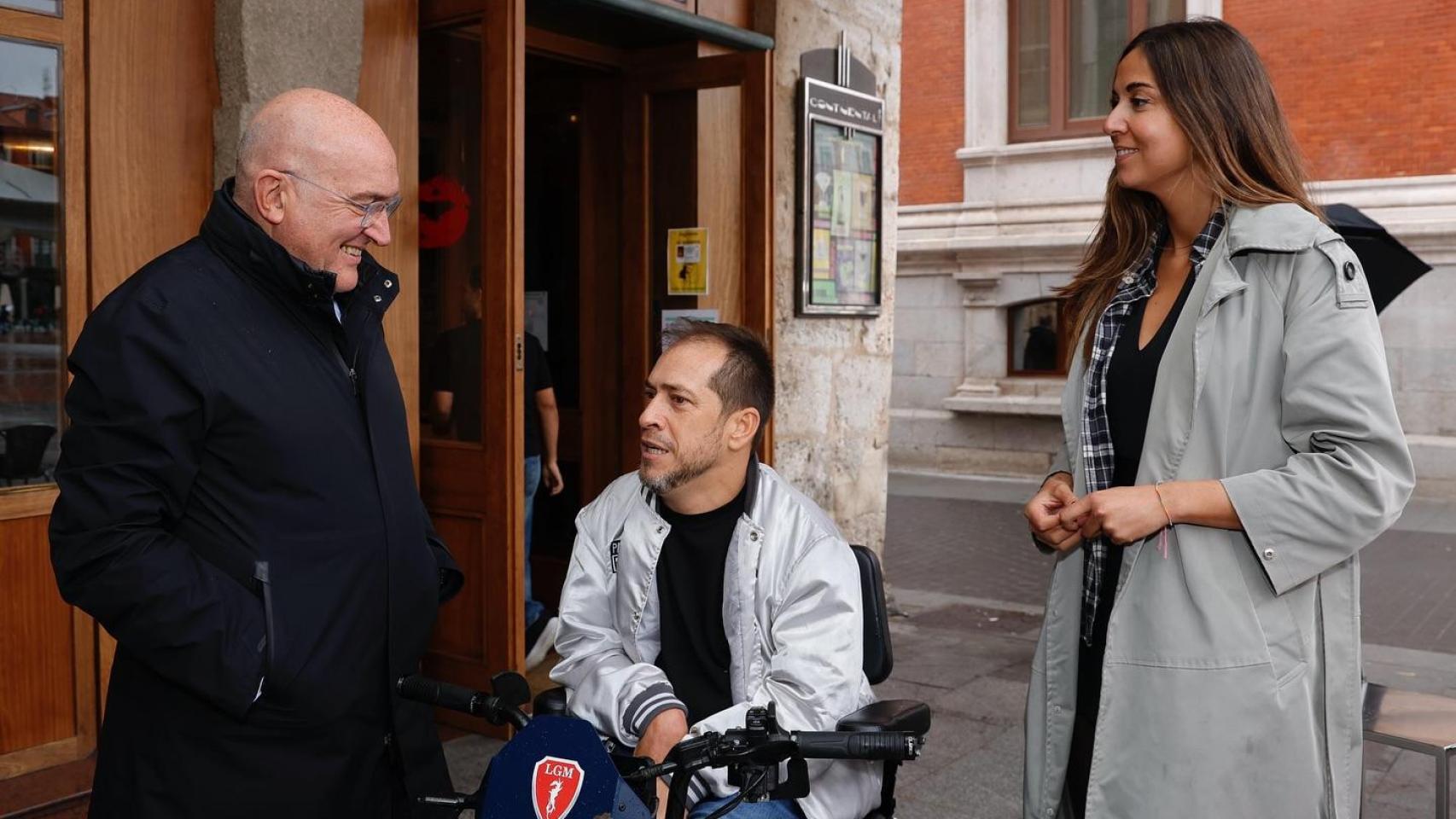 El Langui junto a Carnero y Banca Jiménez