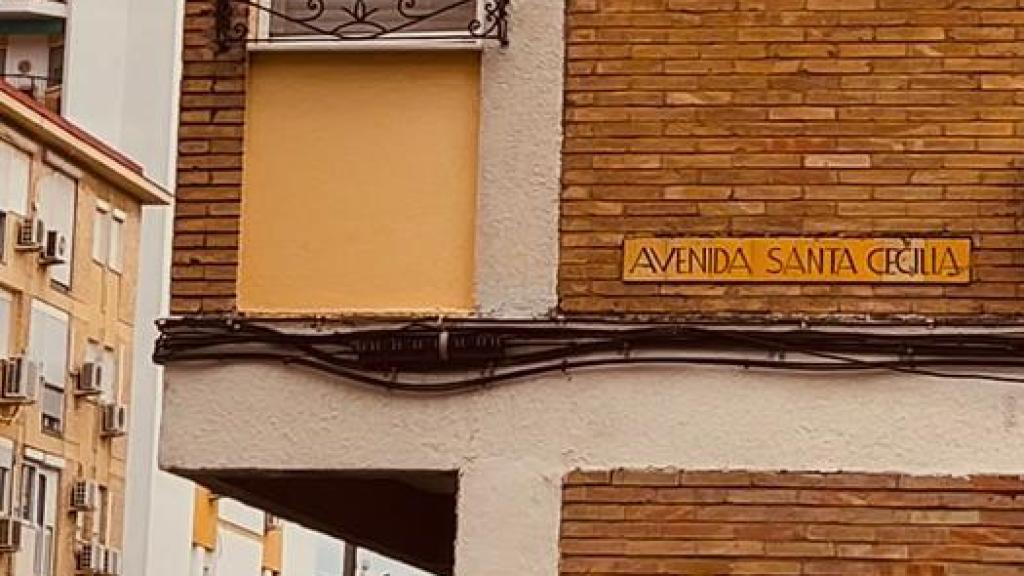 Imagen del callejero de la avenida Santa Cecilia.
