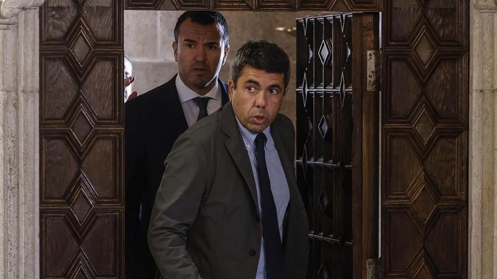 Carlos Mazón, junto a Vicente Mompó en el Palau de la Generalitat.