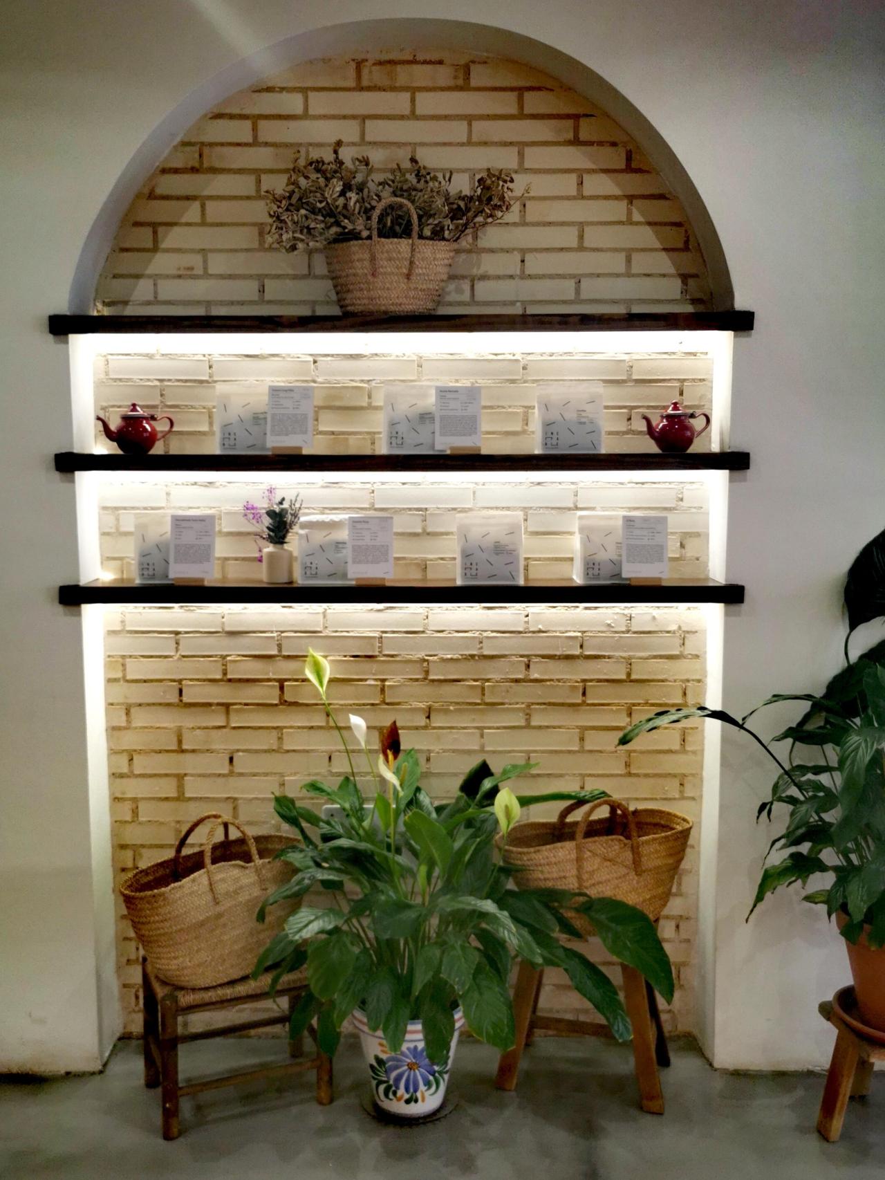 Interior de la cafetería Onza, ubicada en Daimiel.