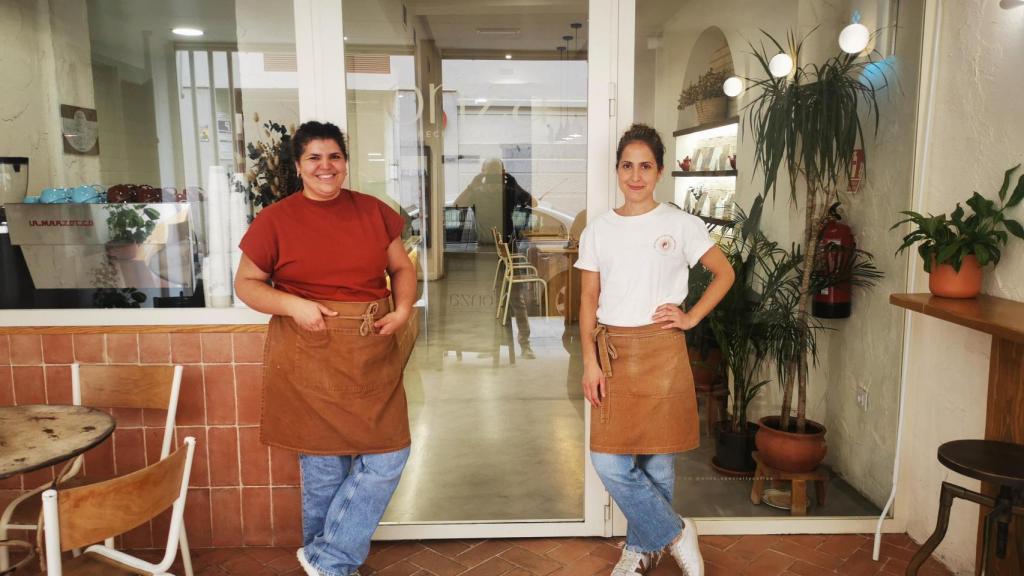 Hermanas que emprendieron en Onza tras la pandemia.
