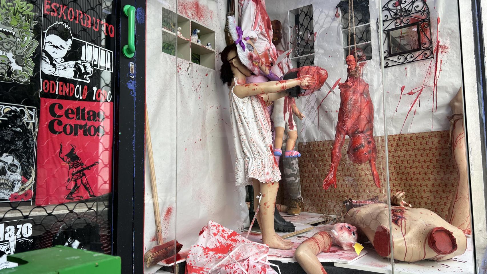 Decoración del negocio Chispas, en A Coruña, por Halloween.