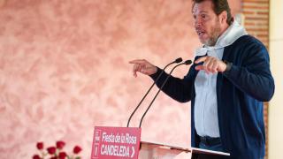 El ministro de Transportes, Óscar Puente, este domingo durante la fiesta de la rosa del PSOE en Candeleda (Ávlia).