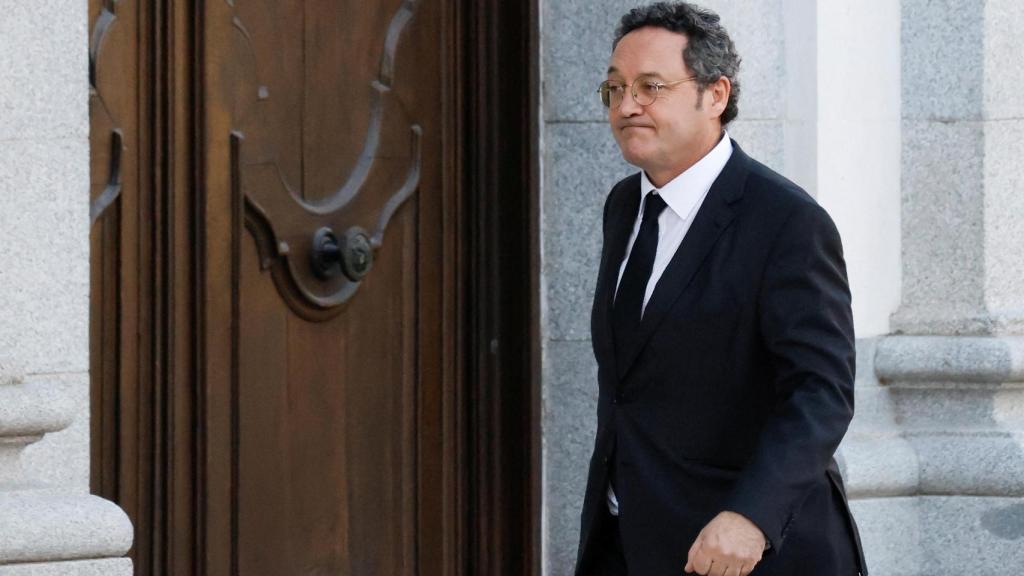 Álvaro García Ortiz entrando al Supremo en el primer día de juicio.