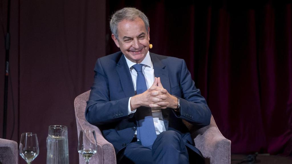 Zapatero, este lunes en los desayunos del Ateneo celebrados en la centenaria institución madrileña este lunes en Madrid.