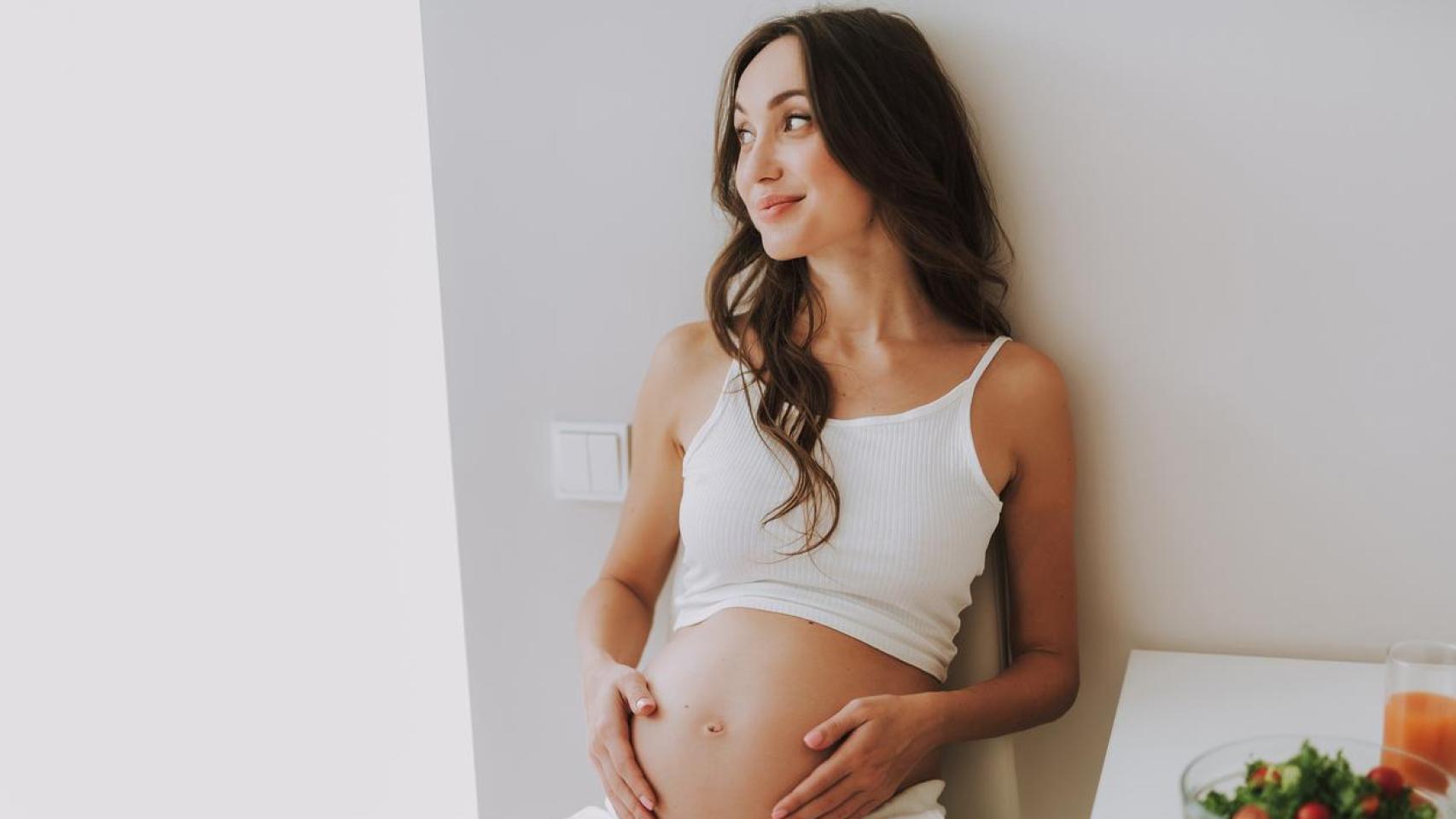Imagen de archivo de una mujer embarazada.