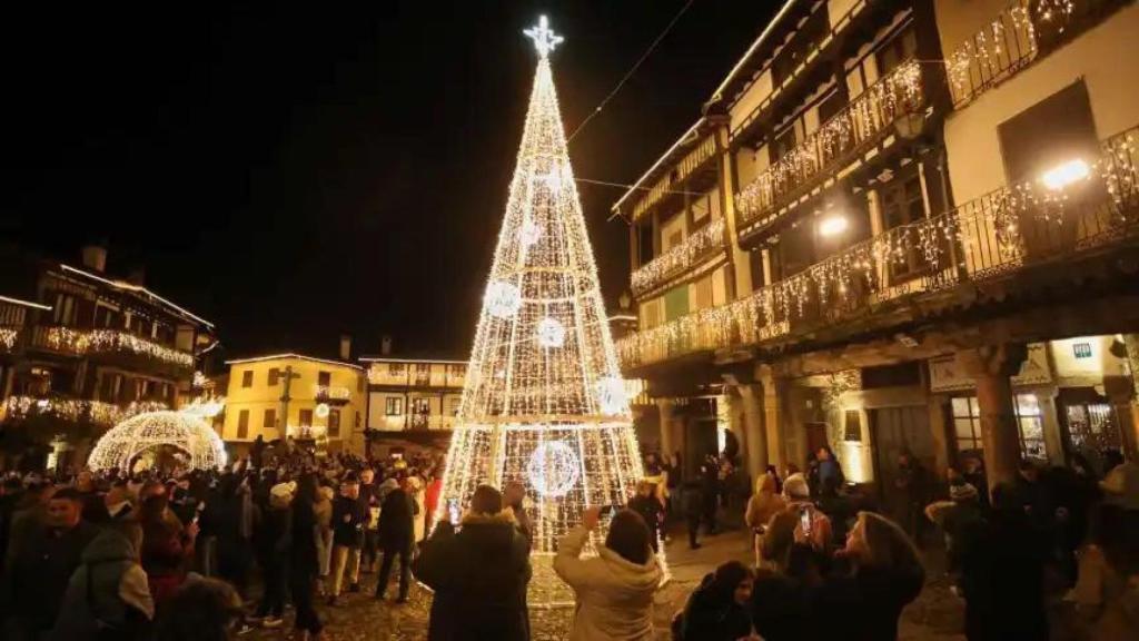 Iluminación de Ferrero Rocher en La Alberca 2023