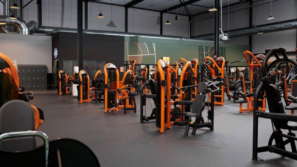 Imagen interior de uno de los gimnasios de la cadena Basic Fit.