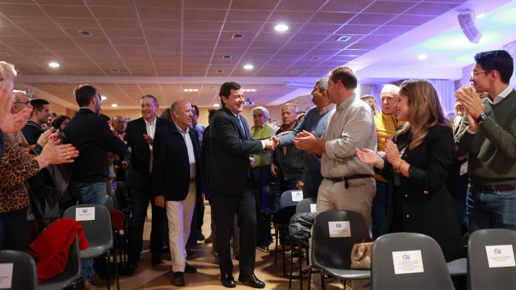 El Presidente del Partido Popular de Castilla y León, Alfonso Fernández Mañueco, con la Junta Directiva del PP de Zamora,