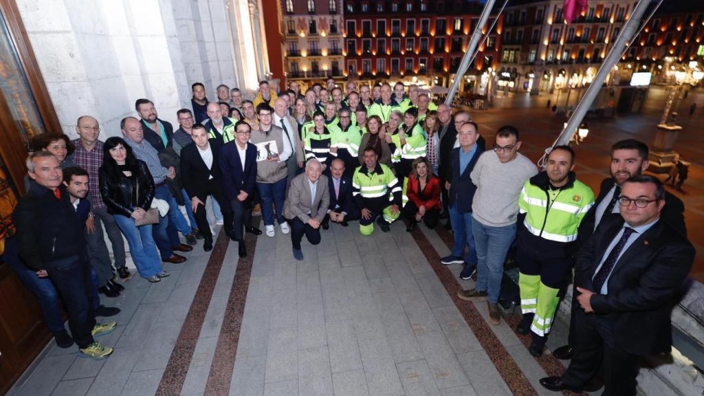 El alcalde de Valladolid, Jesús Julio Carnero, entrega los Premios Valladolid Ciudad Limpia