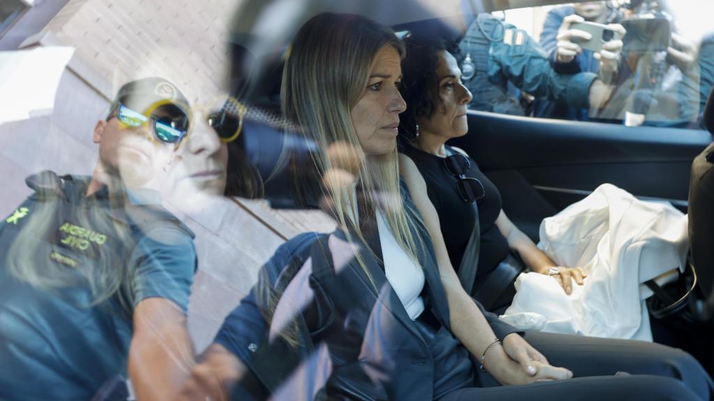 Maribel Vilaplana, a su salida del juzgado de Catarroja este lunes. Efe / Ana Escobar