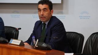 El Presidente De La Diputación De Pontevedra, Luis López, en el Parlamento Gallego.