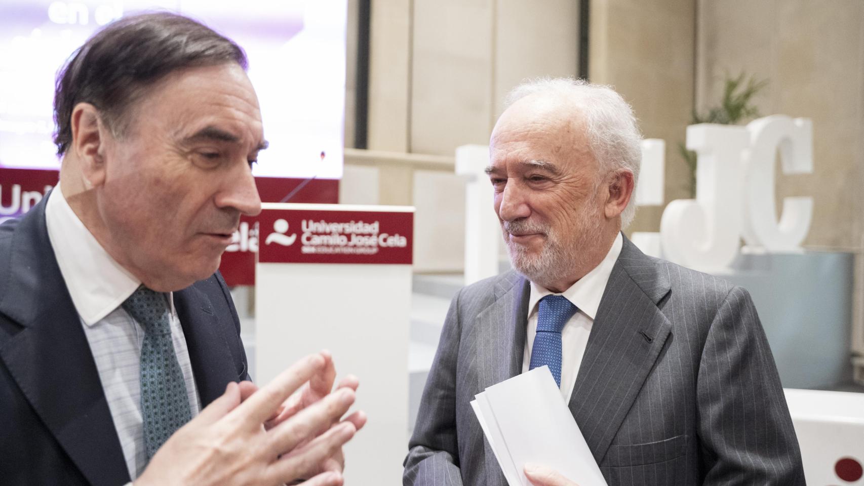Pedro J. Ramírez, presidente ejecutivo y director de EL ESPAÑOL, conversa con Santiago Muñoz Machado, director de la Real Academia Española de la Lengua; en el ciclo de conferencias 'La libertad en el siglo XXI'.