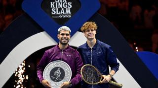 Carlos Alcaraz y Jannik Sinner, tras la final de la Six Kings Slam