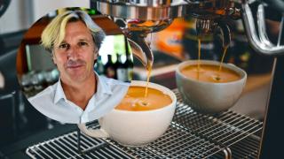 De siete a once de la mañana es cuando de verdad se gana dinero, afirma el hostelero sevillano.