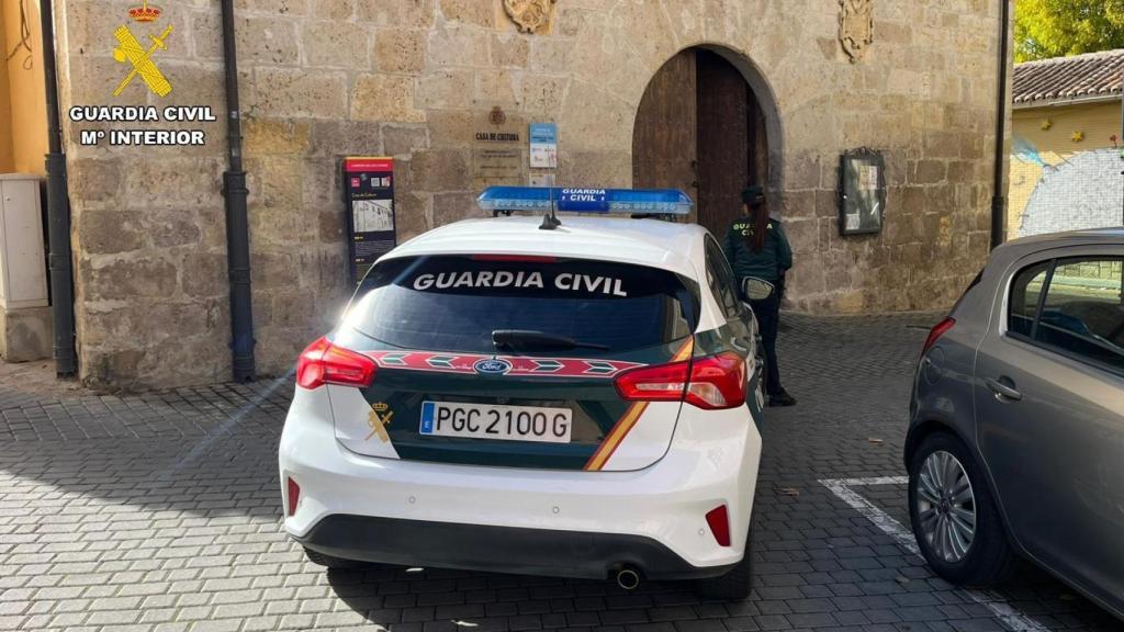 Un vehículo de la Guardia Civil