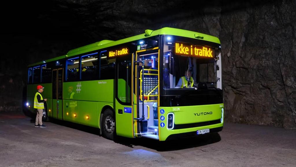 Autobús Yutong afectado.