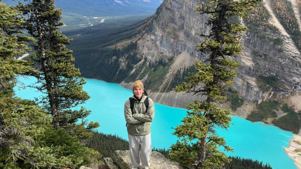 Diego (21), en Canadá. EE