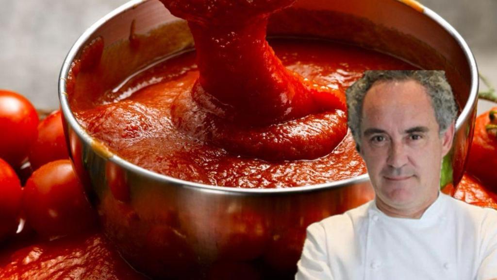 Ferran Adrià junto a un cazo con tomate frito.