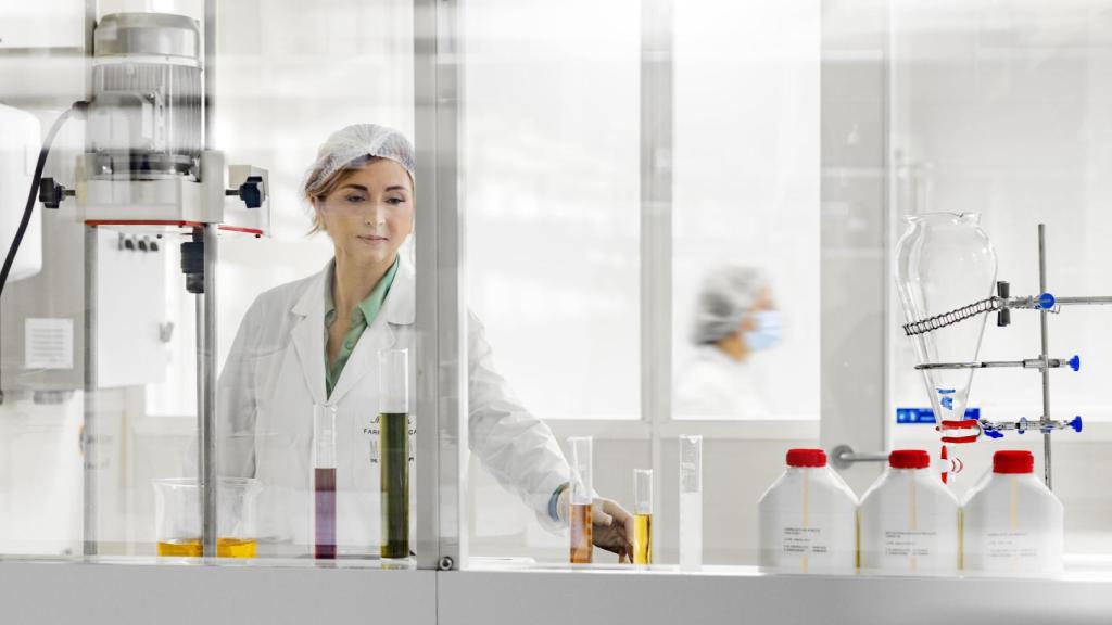 María Abós, farmacéutica y directora general de Massada, empresa cosmética que desde Navarra distribuye crema de borraja a 24 países.