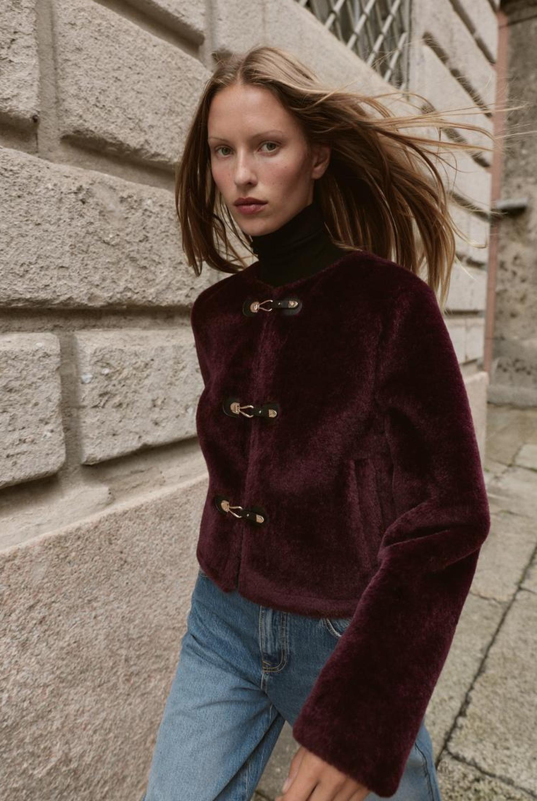 Triunfa en Zara la chaqueta más elegante y barata del otoño.