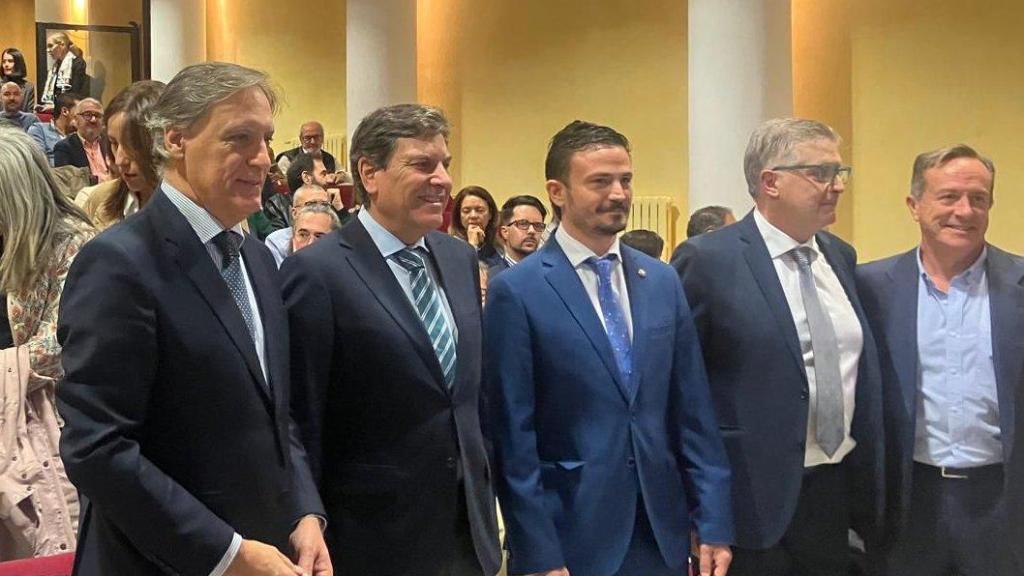 Carlos García Carbayo, a la izquierda, en el 20 aniversario de Secot