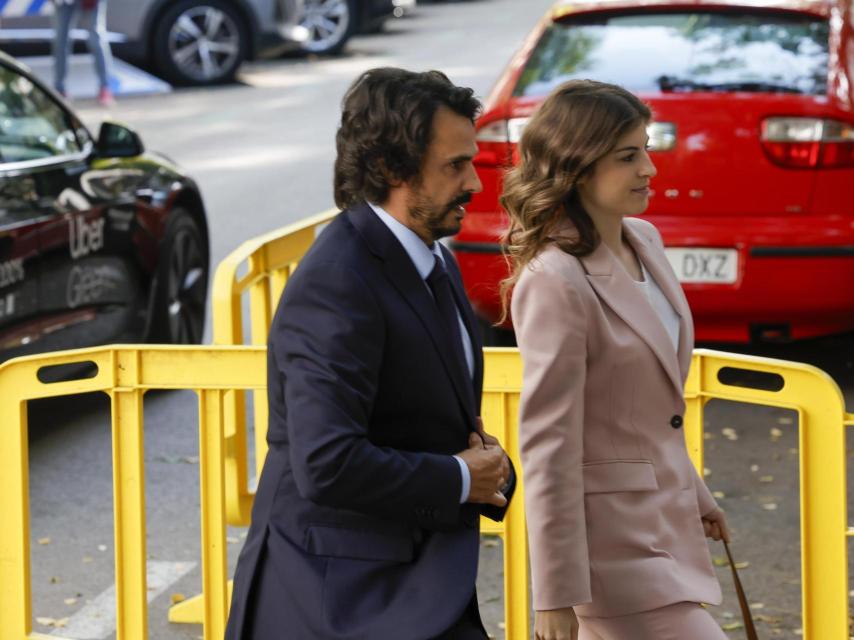 Alberto González Amador, namorado da Presidente da Comunidade de Madrid, Isabel Díaz Ayuso, ao chegar esta segunda-feira ao Supremo Tribunal.