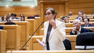 La ministra de Sanidad, Mónica García, interviene durante una sesión plenaria del Senado este martes 4 de noviembre.