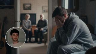 Alejandro y un joven viviendo con sus padres, imagen creada con IA.