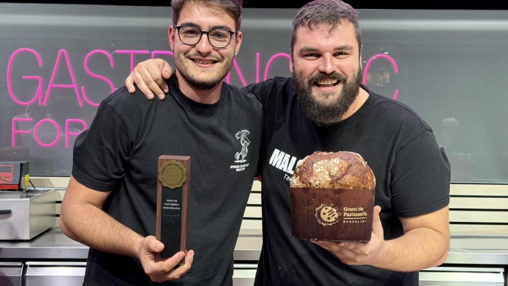 Oriol Carrió (Barcelona) ganador en la categoría de panettone clásico y Adrià y Rafel Aguilera (Torredembarra) en la de chocolate.