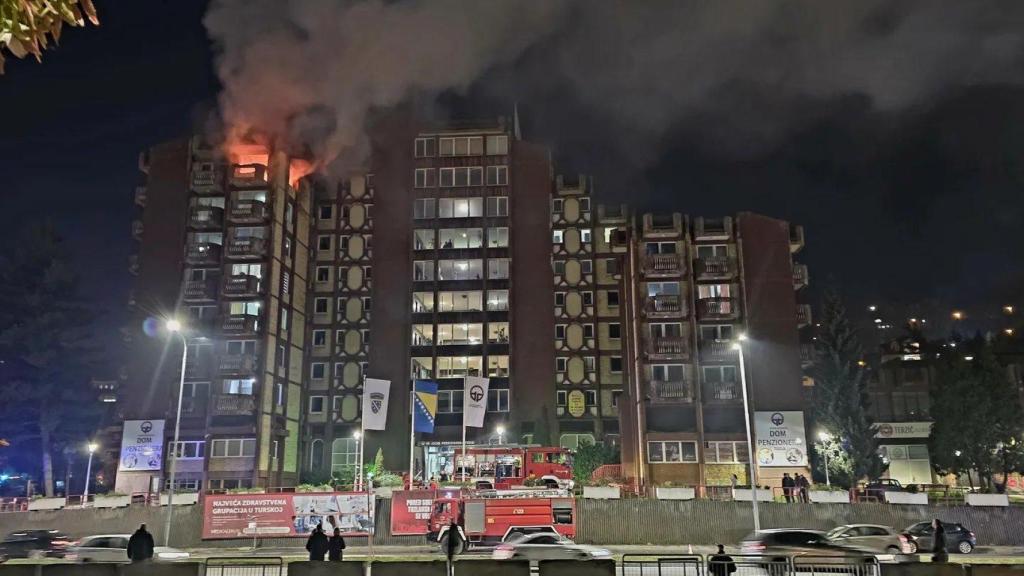 Imagen del incendio de la residencia de ancianos.