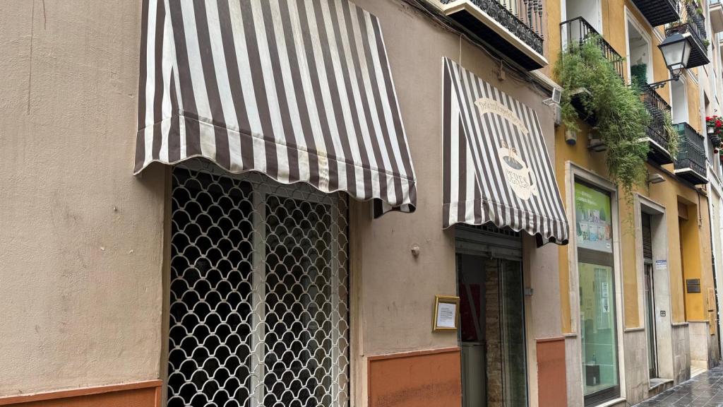 Exterior de la cafetería Ceres.