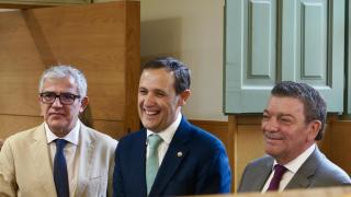 El presidente de la Diputación de Valladolid, Conrado Íscar, junto al consejero de la Presidencia, Luis Miguel González Gago, este miércoles