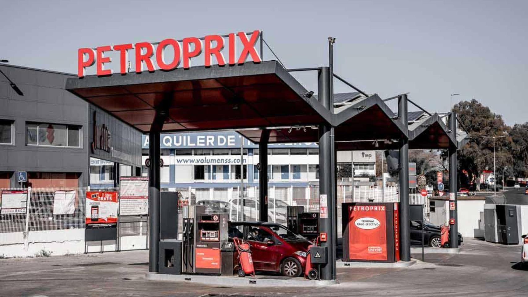 Imagen de una gasolinera Petroprix.