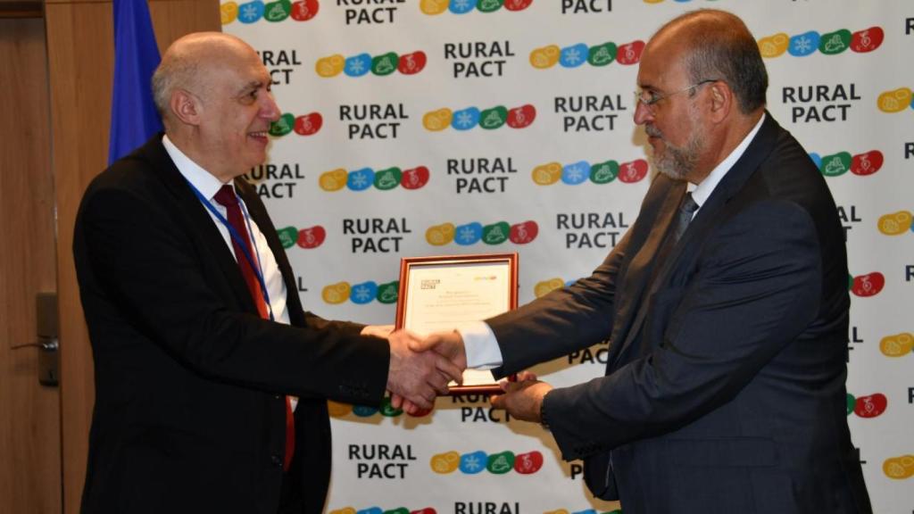 Martínez Guijarro ha rubricado los compromisos del Pacto Rural en Bruselas.