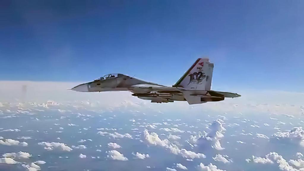 Caza Su-30MK2 de Venezuela armado con un misil Kh-31