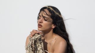 Crítica de 'Lux': Rosalía se eleva como icono mundial con una monumental Torre de Babel pop