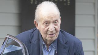 Juan Carlos I, en un restaurante de O Grove este miércoles, 5 de noviembre.