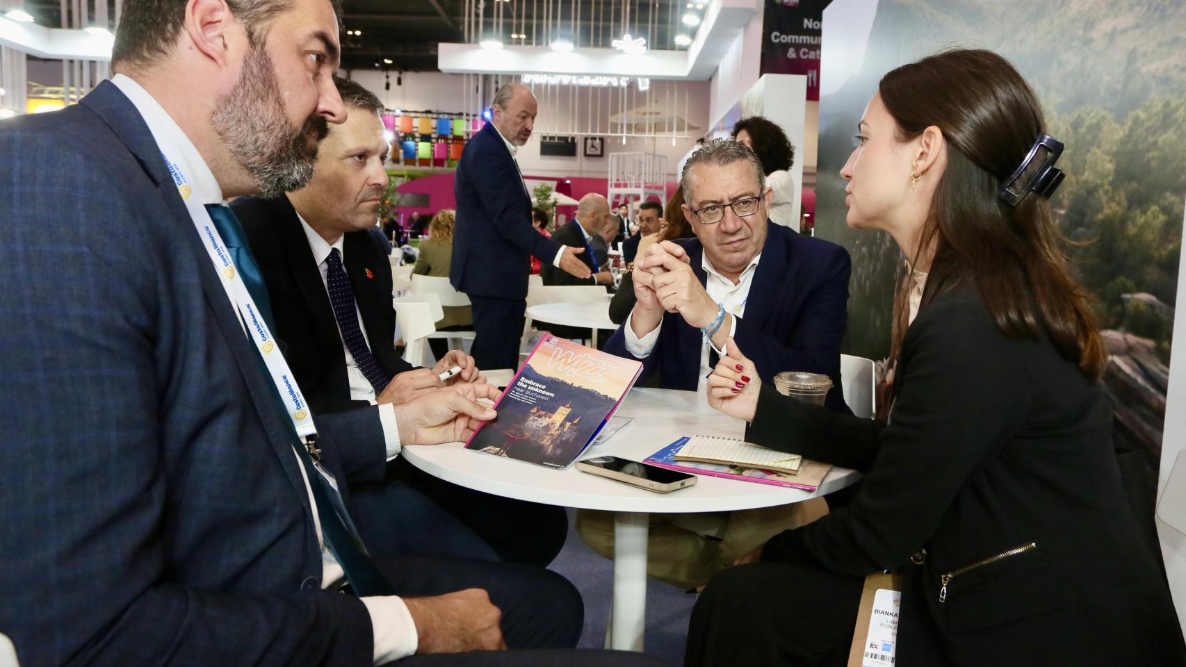 Toni Pérez y José Mancebo en una de las reuniones del Patronato Costa Blanca ayer en el feria WTM de Londres.