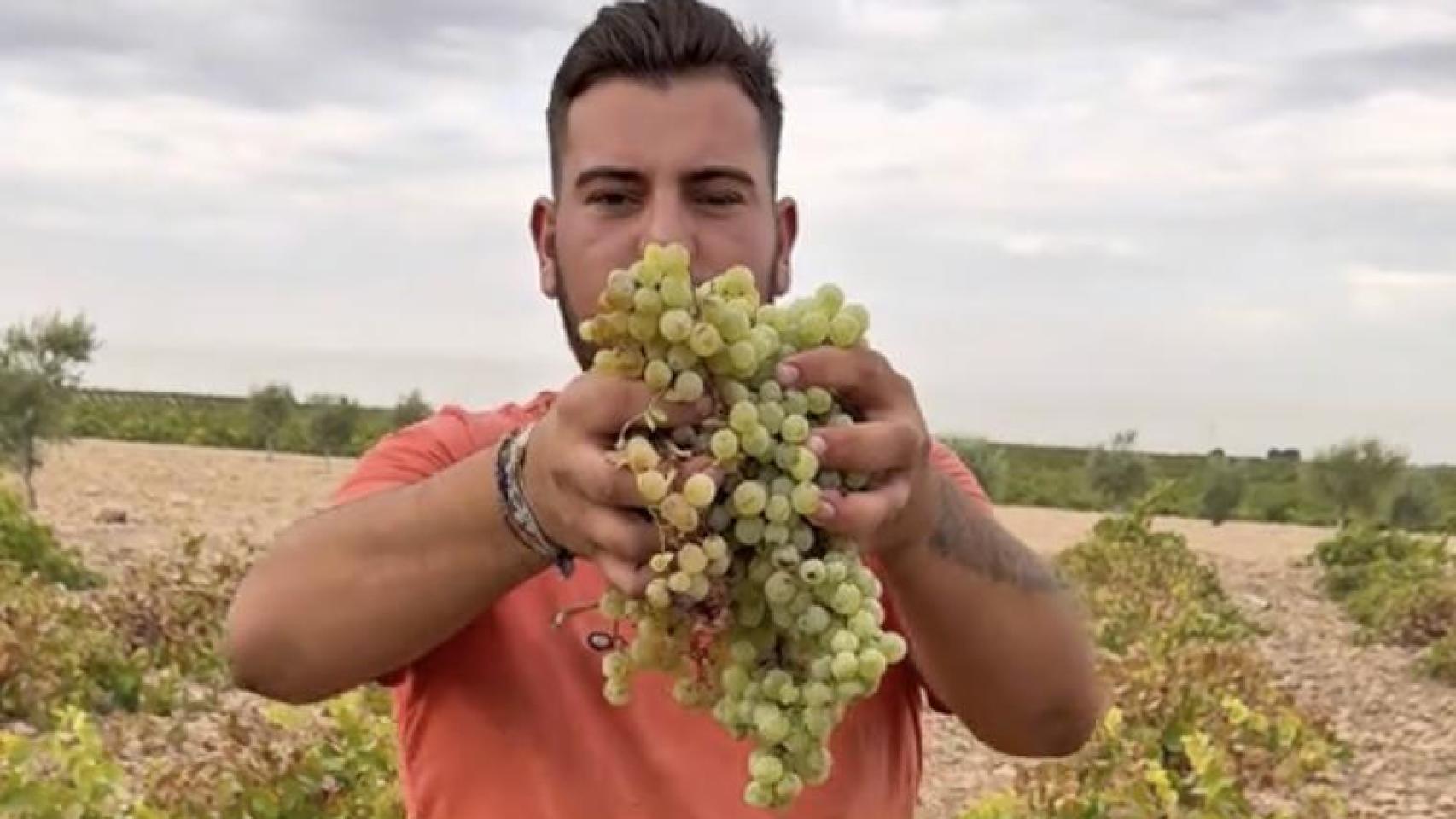 El Tiktoker 'El albañil de TikTok' en uno de sus vídeos.